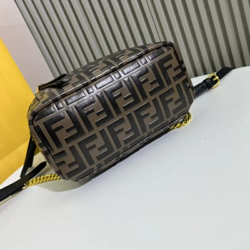 fendi aaa qualite sac a dos  pour femme s_12234624